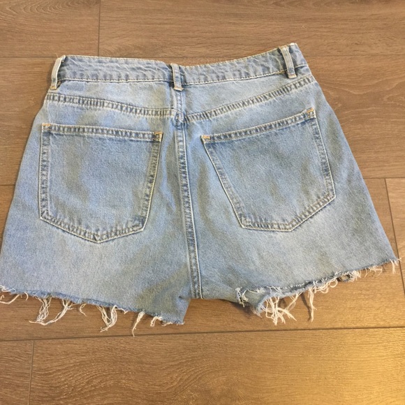 High-rise Denim Shorts - Picture 2 of 3